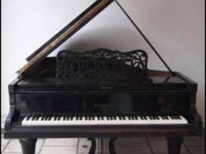 Piano \u00e0 queue Louis Philippe noir laqu\u00e9