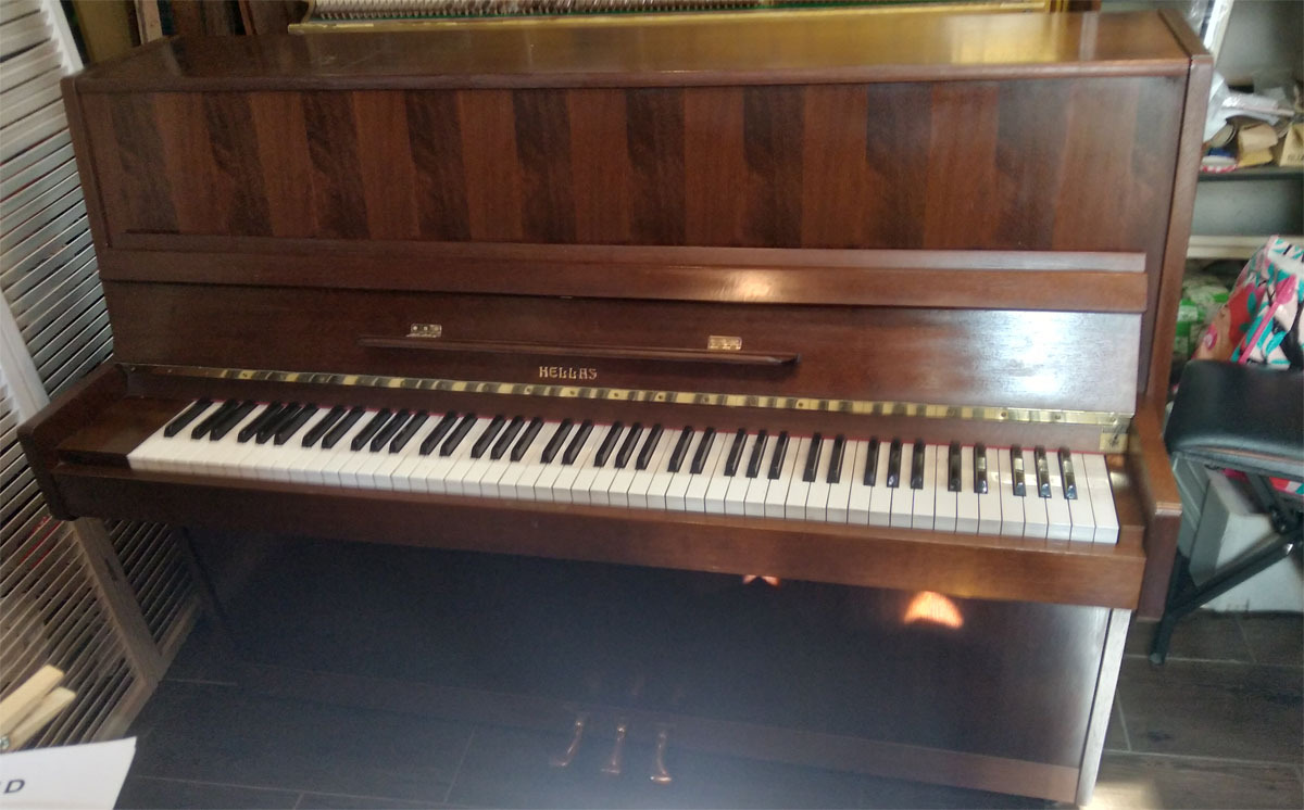 Piano HELLAS 110
