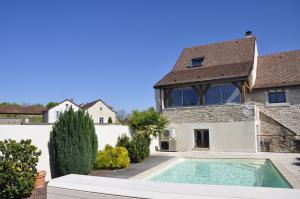 Location Bourgogne piano et piscine