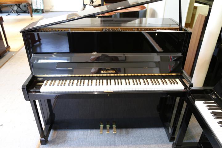 Piano W. HOFFMANN P120 Noir laqu\u00e9
