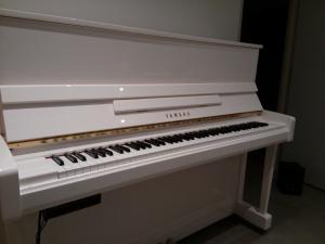 piano droit Yamaha B3e Silent blanc