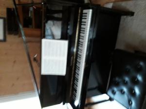 Vends piano droit Hoffmann Langlau